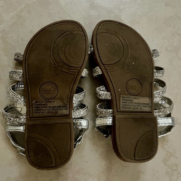 3 Pairs of 7M Girls Shoes - Picture 12 of 13